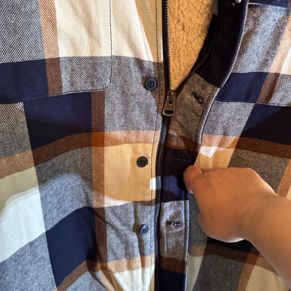 Levi's Navy and Tan Plaid Shirt Jacket - Picture 7 of 9